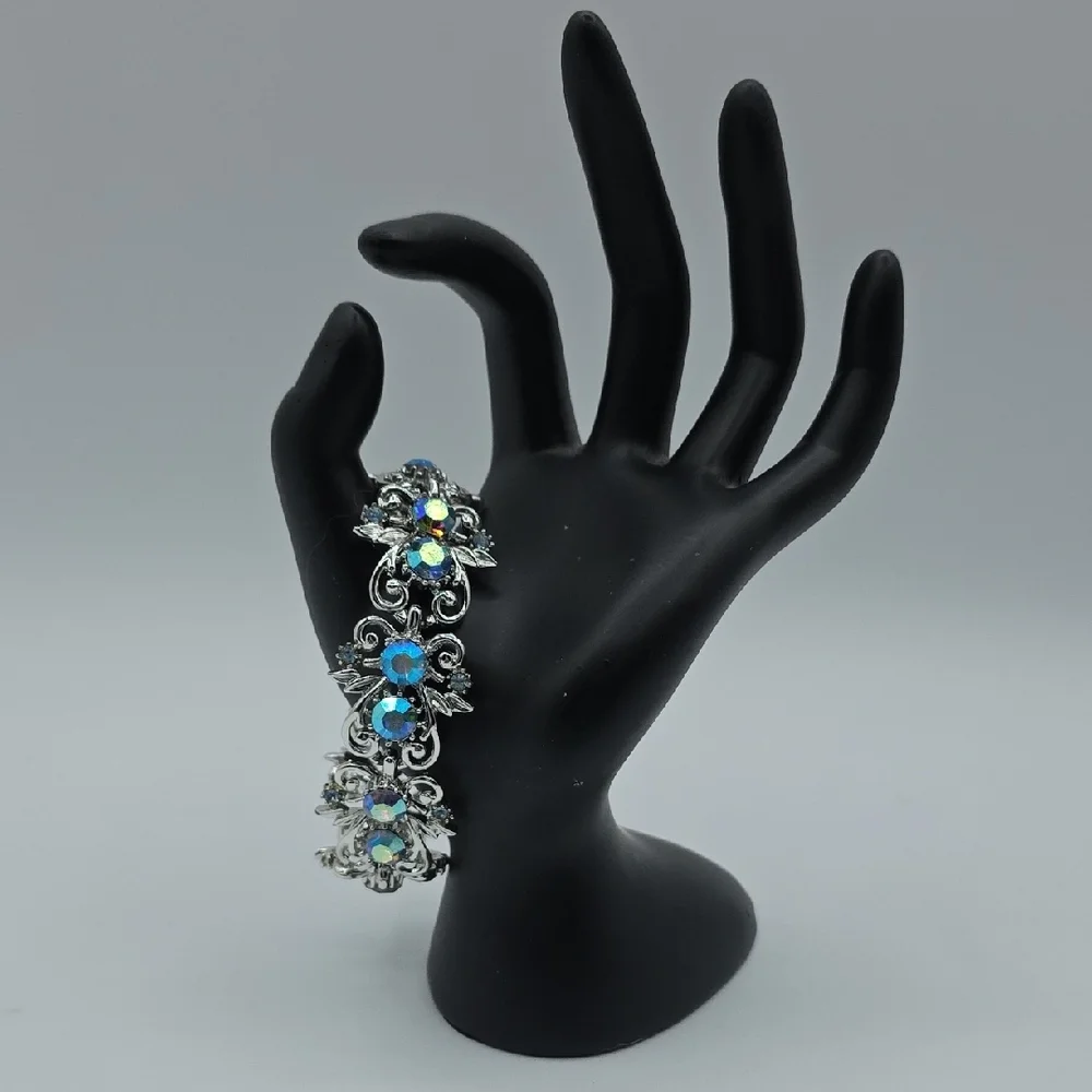 Coro bracelet intricate